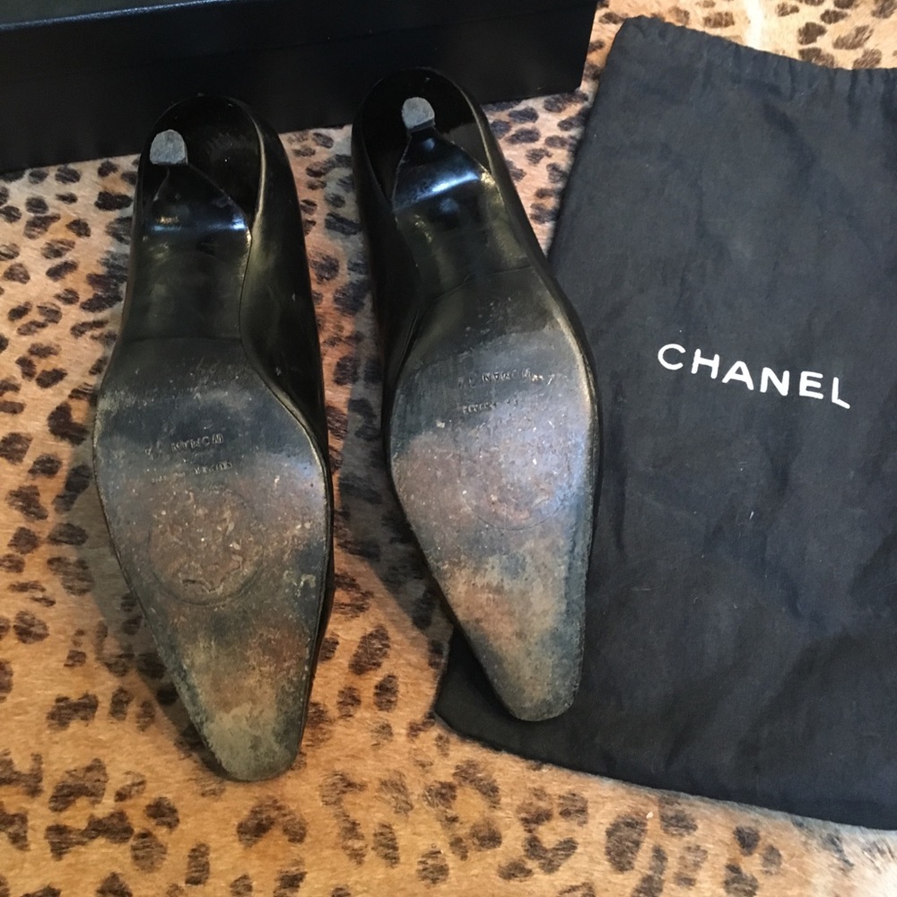 - Chanel kitten heel pumps - Picture 2 of 3
